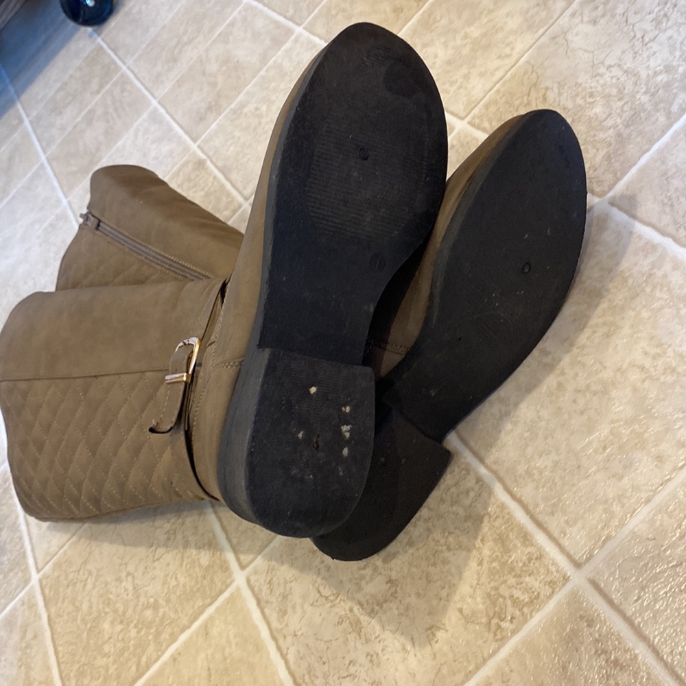 Tan boots - Picture 4 of 5